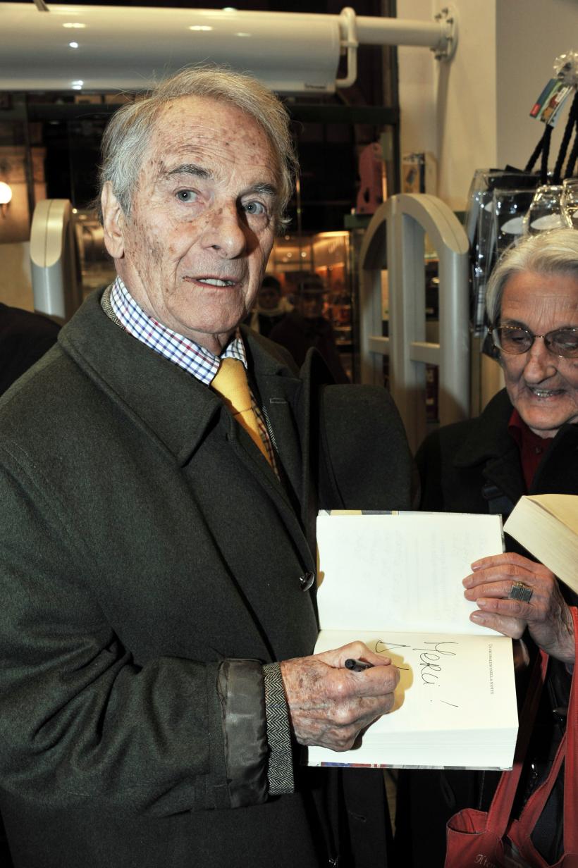 A murit scriitorul francez Dominique Lapierre 18813451