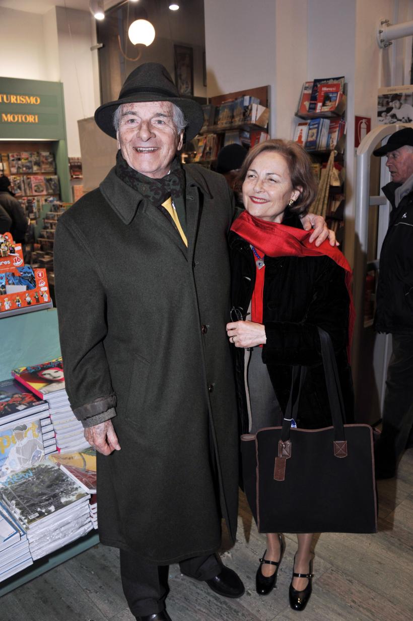 A murit scriitorul francez Dominique Lapierre 18813452