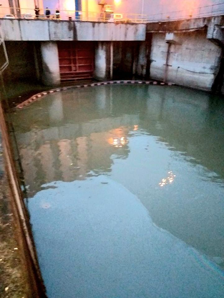 Alertă: Poluare cu petrol pe Dunăre pe o lungime de 6 km! 18813864