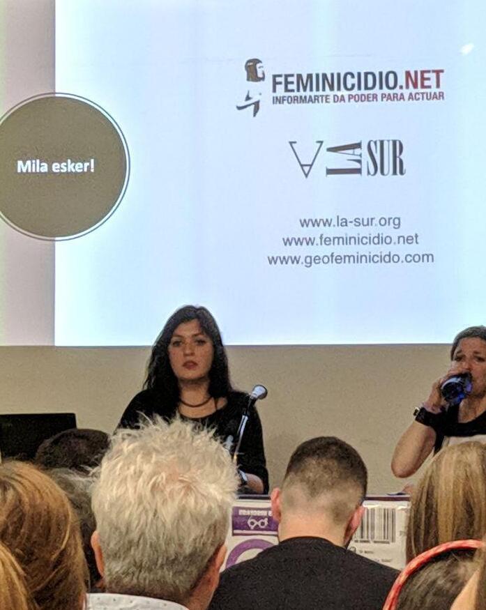 „Revolta curvelor”, o carte dură, la fel ca vremurile pe care le trăim. Fostă prostituată, acum activistă. Povestea femeii abuzate care ajută femei abuzate 18813595