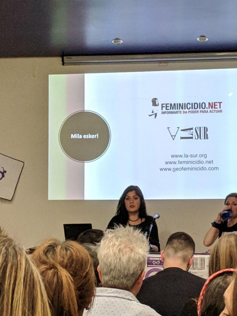 „Revolta curvelor”, o carte dură, la fel ca vremurile pe care le trăim. Fostă prostituată, acum activistă. Povestea femeii abuzate care ajută femei abuzate 18813596