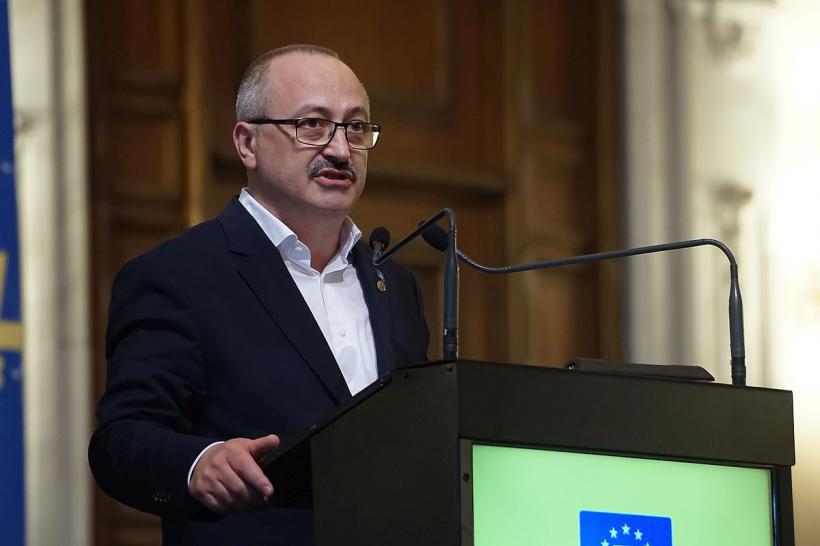 Deputații lui Ludovic Orban vor să lase partidele politice fără subvenția de la bugetul de stat 18813776