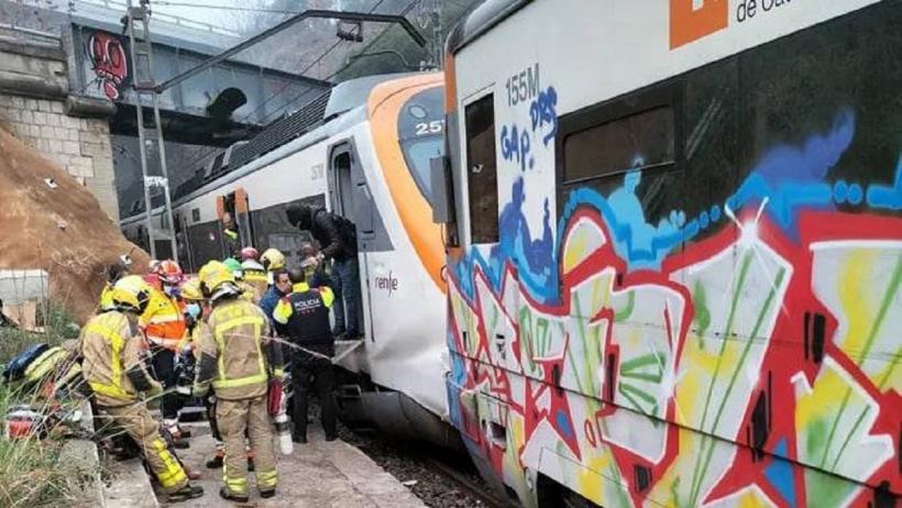 Două trenuri s-au ciocnit la periferia Barcelonei! Peste 150 de persoane au fost rănite