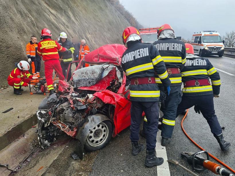 Accident MORTAL în Drobeta-Turnu Severin: Două persoane și-au pierdut viața după ce un autoturism și un camion s-au lovit violent