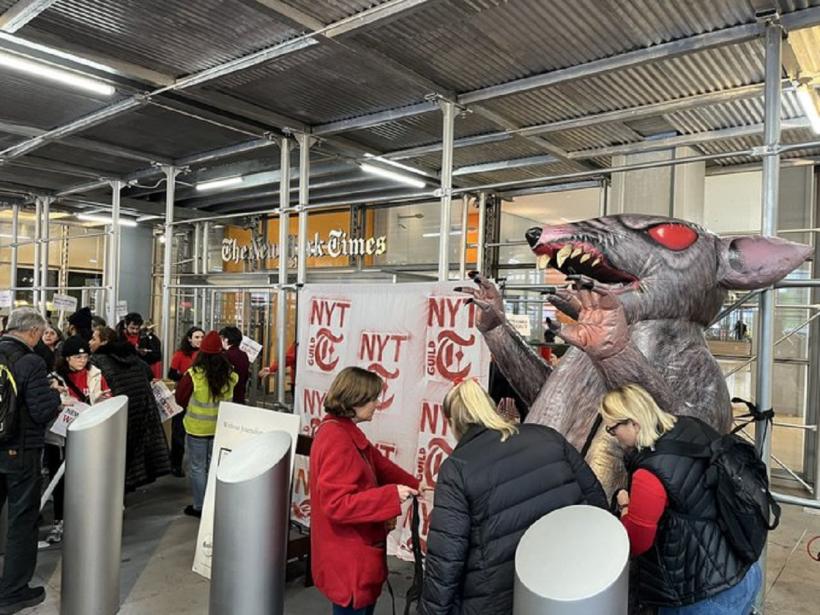 Jurnaliștii de la „The New York Times”, într-o grevă istorică. „Noi facem ziarul, noi facem profiturile!” 18814229