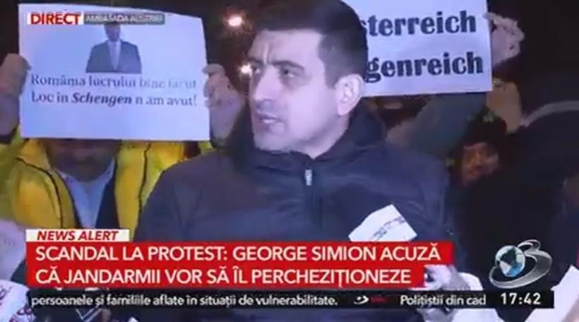 Protest la ambasada Austriei din Capitală: George Simion se plânge că oamenii sunt percheziţionaţi