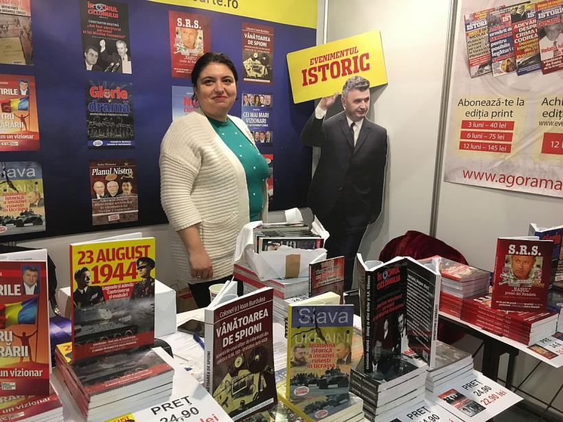 Dați cărțile pe față! 18814118