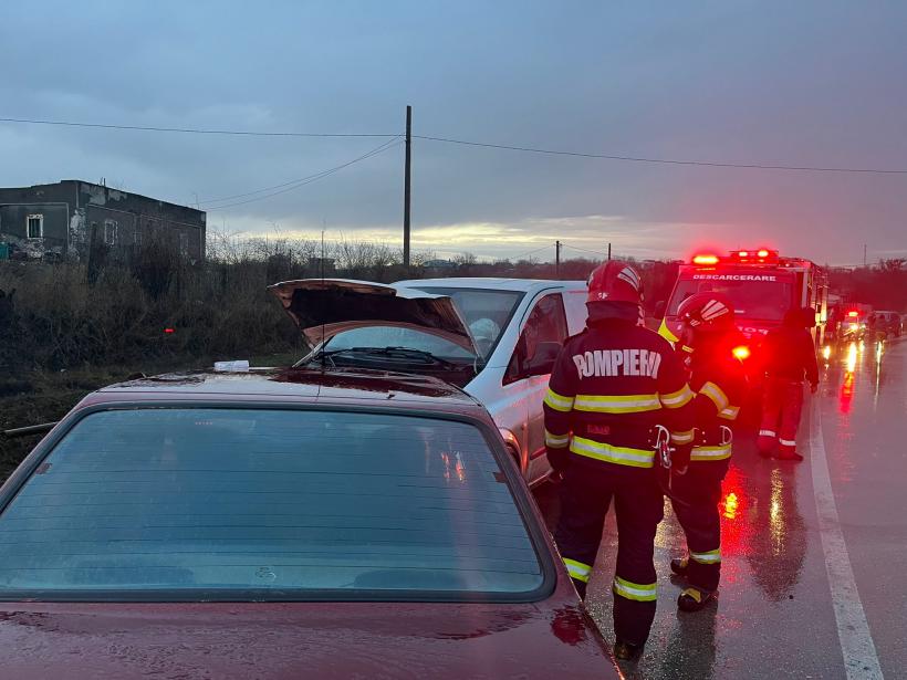 Accident grav la ieșirea din Tulcea. Trei victime, din care două încarcerate 18814670