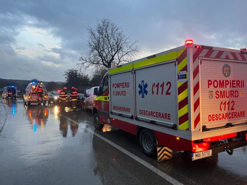 Accident grav la ieșirea din Tulcea. Trei victime, din care două încarcerate 18814672