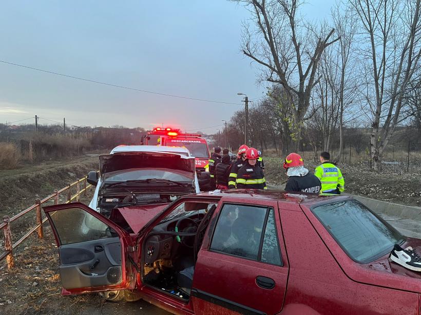 Accident grav la ieșirea din Tulcea. Trei victime, din care două încarcerate 18814673