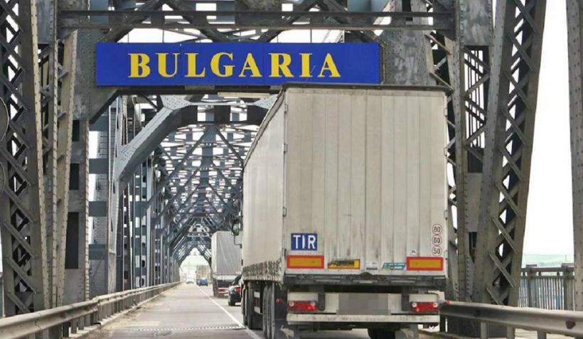 Doi români, reținuți în Bulgaria, după ce autoritățile au găsit 70 de migranți într-un autocar