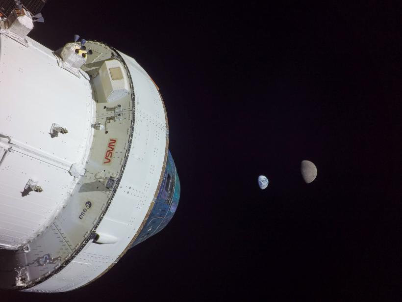 Moment istoric pentru omenire: Capsula Orion a NASA s-a întors pe Pământ după un zbor pe Lună