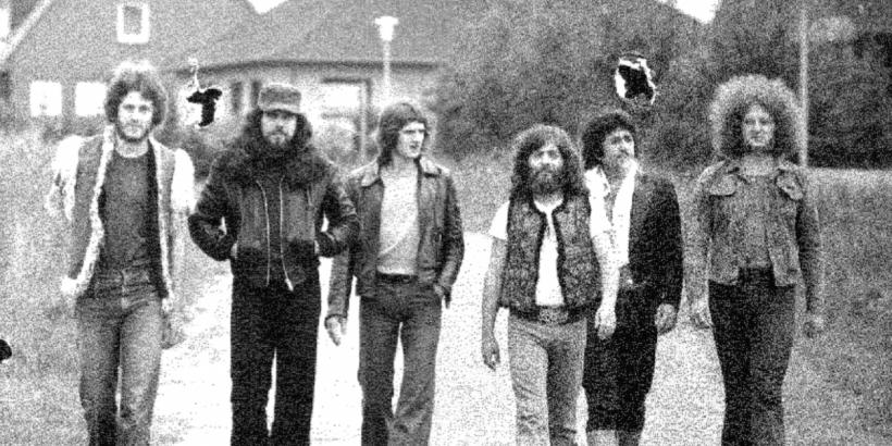 S-a lansat cartea PHOENIX. HAR/JAR. Primele reacții după premiera filmului. „În sfârșit un documentar care reușește să transmită istoria unei Legende, văzută prin prisma acelora care au creat-o și trăit-o!” – Josef Kappl 18814563