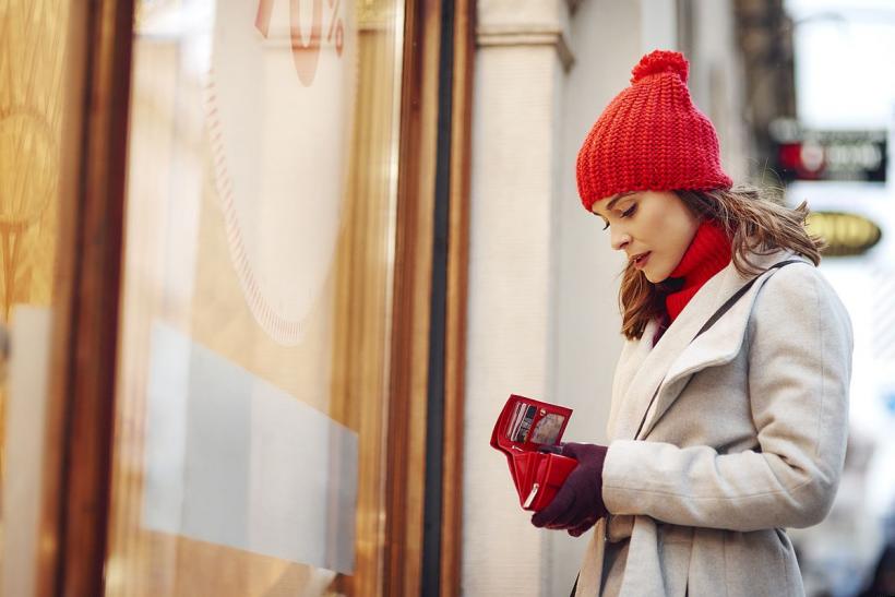 La ce renunță femeile din cauza scumpirilor 18814804