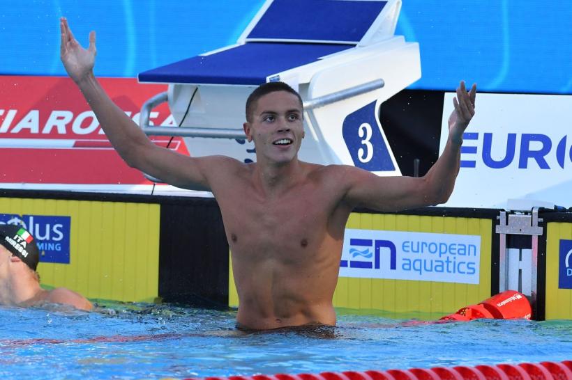 David Popovici s-a calificat în finala CM de natație în bazin scurt, cu un nou record de juniori!