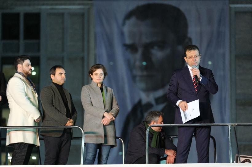 Primarul din Istanbul, condamnat la peste doi ani și jumătate de închisoare pentru că a insultat funcționari publici  18815297