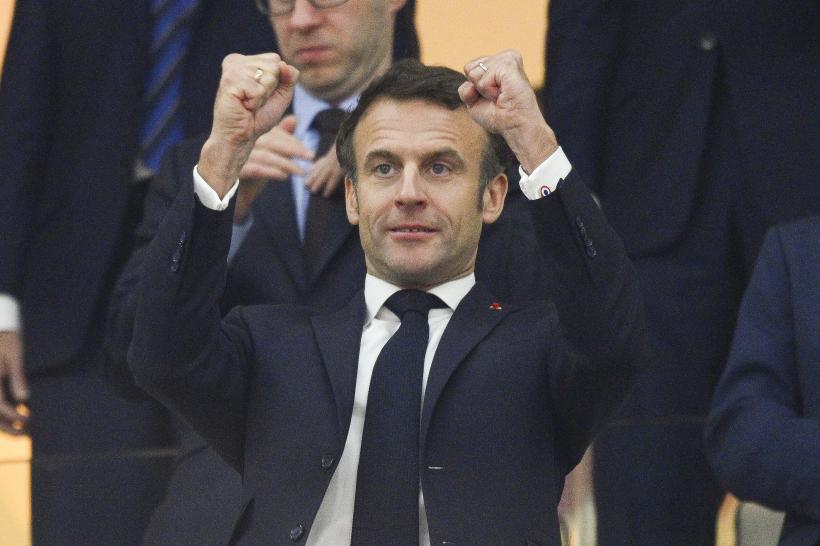 Emmanuel Macron susține naționala Franței direct în Qatar