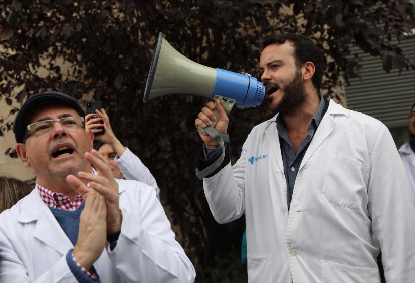 Grevă uriașă în sănătate: Zeci de mii de asistente medicale protestează în Marea Britanie 18815302