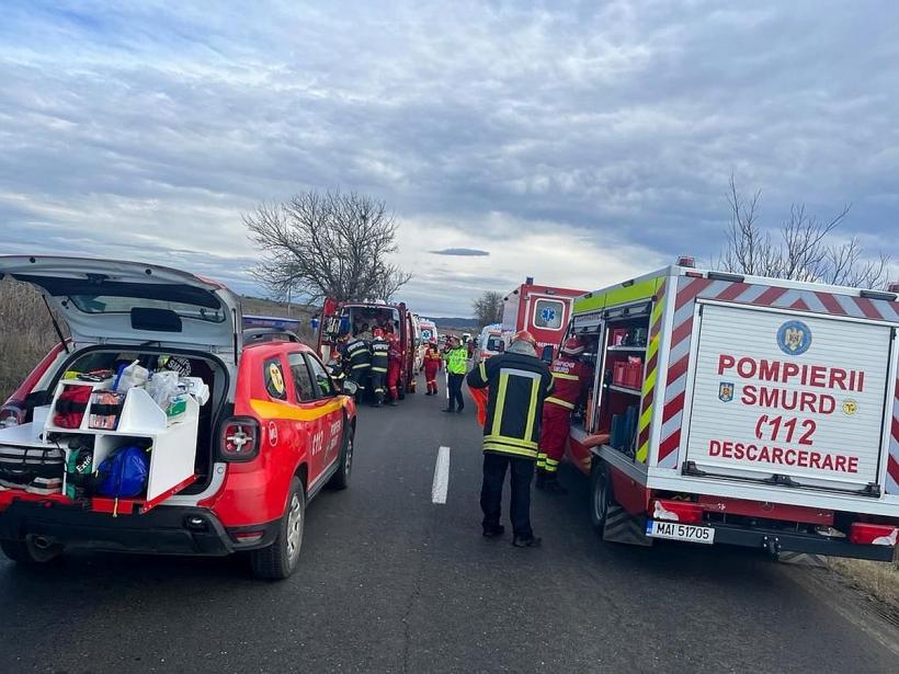 Accident GRAV în județul Sibiu, soldat cu un mort și patru răniți  18815568