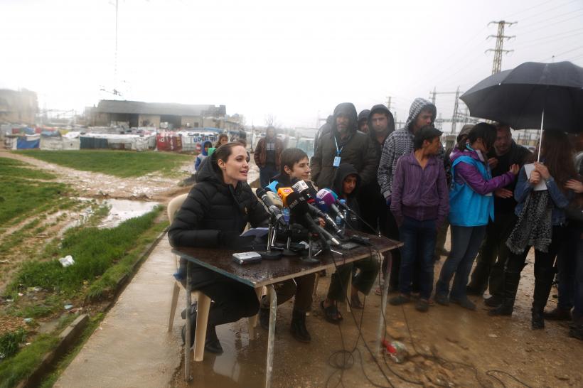 Angelina Jolie renunță la rolul de ambasador ONU pentru refugiați 18815690