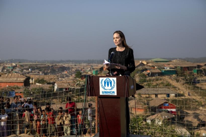 Angelina Jolie renunță la rolul de ambasador ONU pentru refugiați 18815692