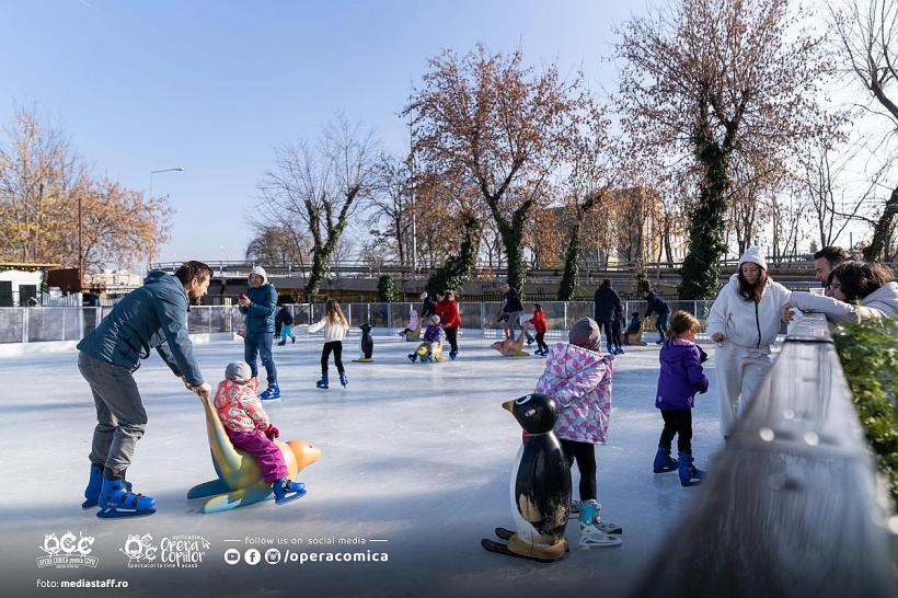 Nicuşor Dan: Un derdeluş unicat în Bucureşti, la Târgul de Crăciun din curtea Operei Comice pentru Copii 18815904