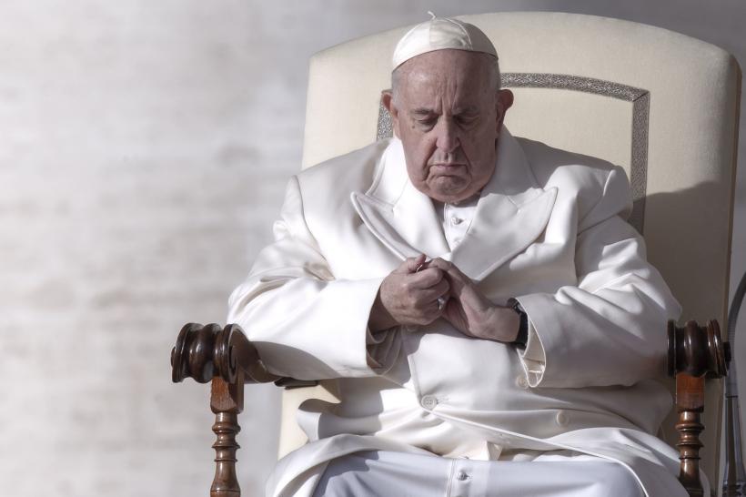 Papa Francisc dezvăluie că a semnat o scrisoare de demisie în 2013