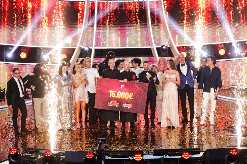 Wrs şi Emilian, câștigătorii sezonului 18 Te cunosc de undeva! 18815859