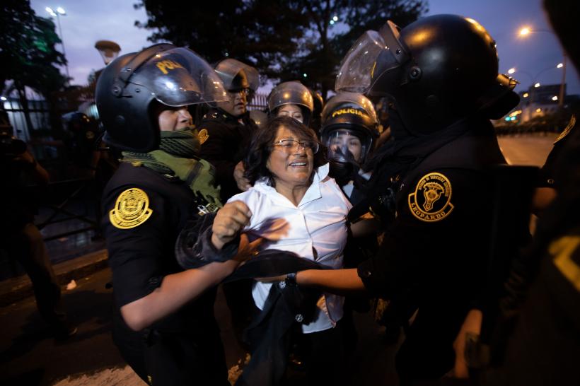 Mii de turiști, blocați în zona Machu Picchu din cauza protestelor din Peru 18815814