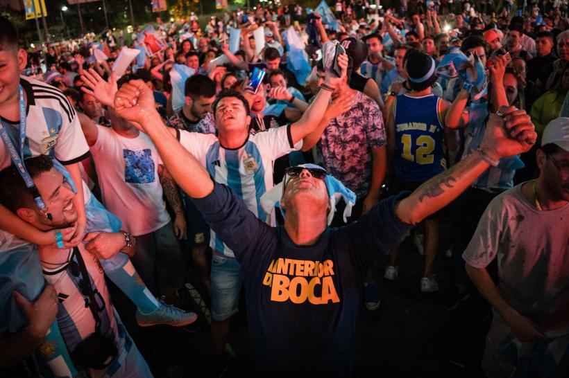 Argentina sărbătorește pe străzi victoria la Cupa Mondială! Pele a urmărit meciul de pe patul de spital 18815953