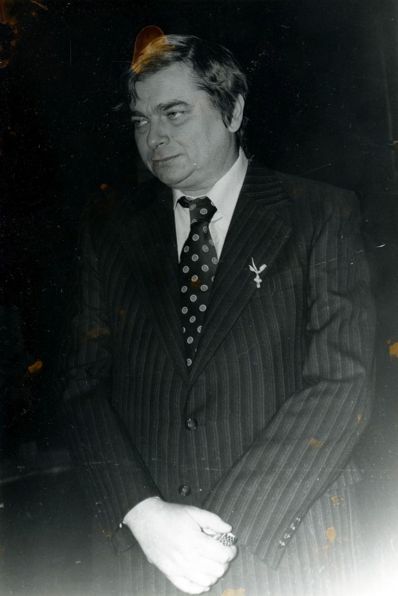 Nichita Stănescu și ecografia unui nenăscut 18815885