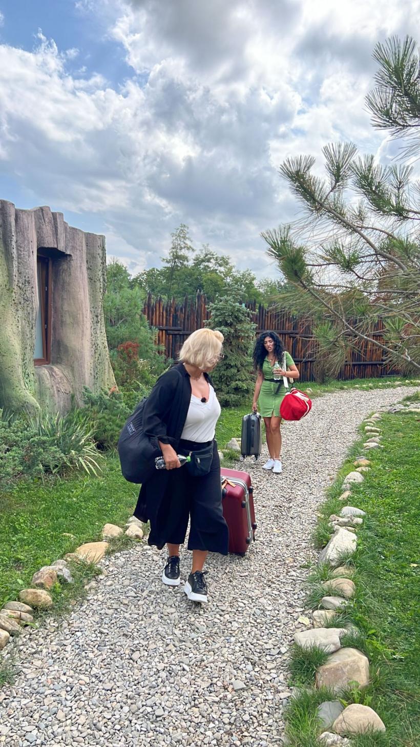 Romică Țociu preia ștafeta de la Nea Mărin la Poftiți pe la noi: Poftiți la târg. Cătălin Cazacu, Doinița Oancea și Paula Chirilă îl însoțesc la Piatra Neamț 18816060