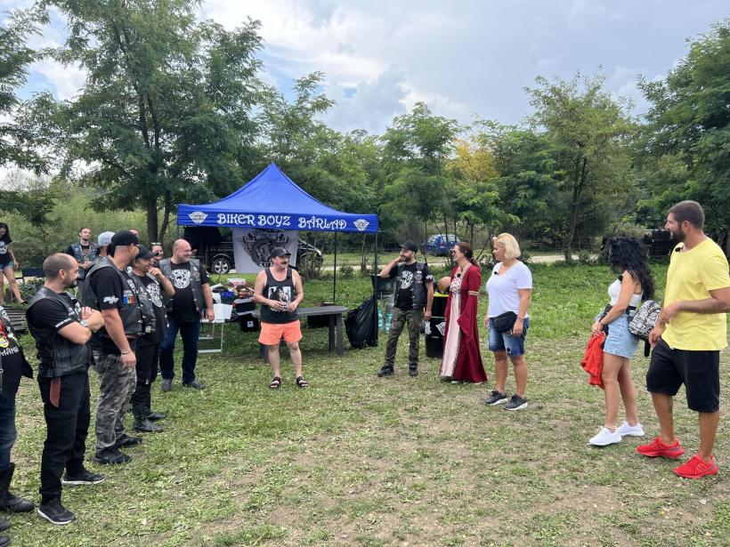 Romică Țociu preia ștafeta de la Nea Mărin la Poftiți pe la noi: Poftiți la târg. Cătălin Cazacu, Doinița Oancea și Paula Chirilă îl însoțesc la Piatra Neamț 18816072