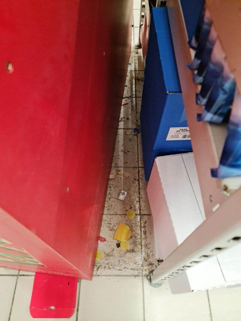 Un supermarket din București a fost închis temporar de Protecţia Consumatorilor. Au fost descoperite nereguli grave 18816228
