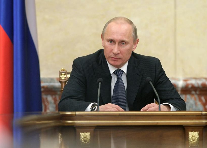 Vladimir Putin va organiza miercuri o reuniune cu oficiali militari