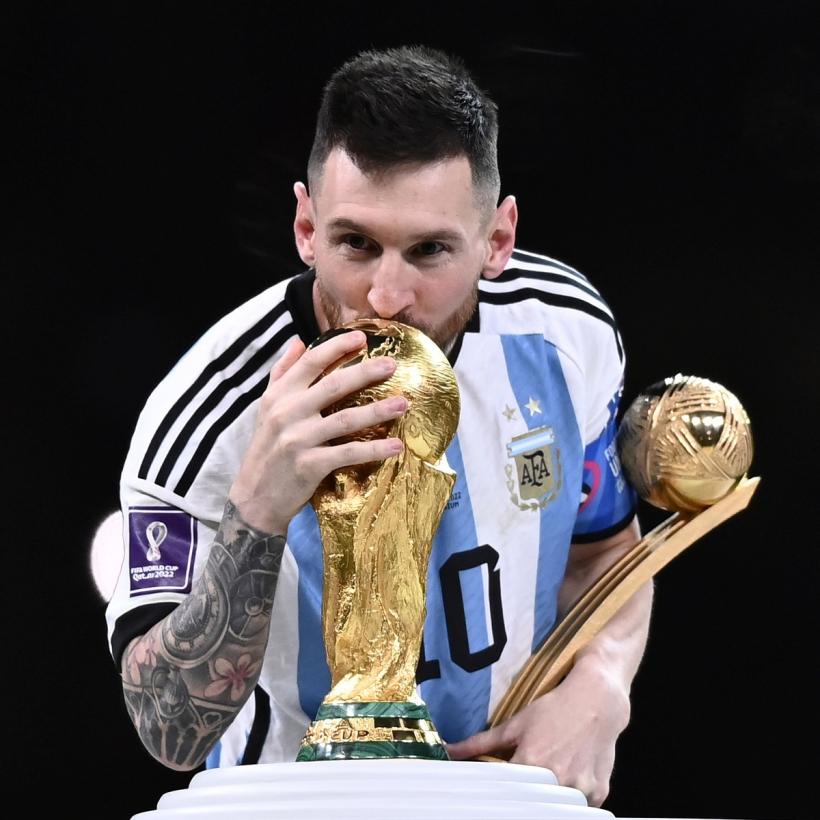 Fotografiile lui Lionel Messi cu Cupa Mondială - cele mai tari postări de pe Instagram 18816393