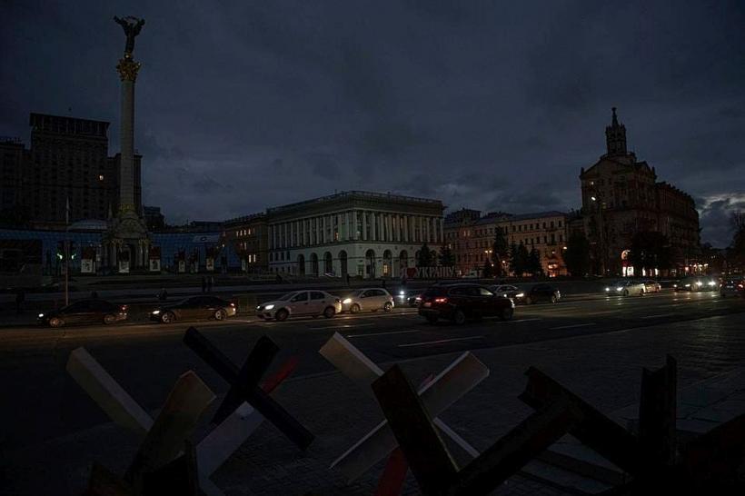 Iluminatul festiv din Capitală va fi stins pentru o oră în semn de solidaritate cu Ucraina
