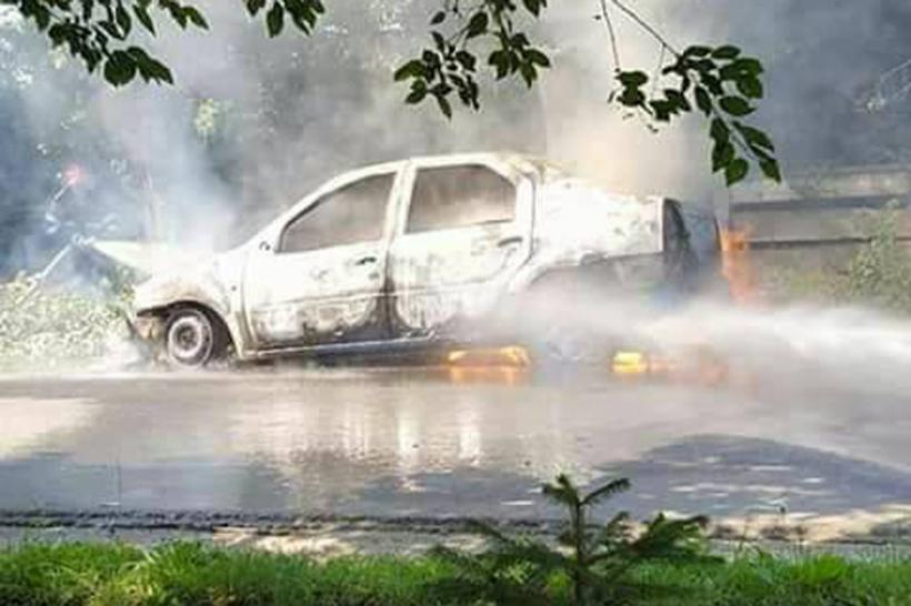 O mașină s-a făcut scrum în București