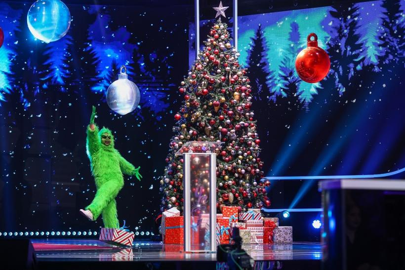 Moș Crăciun, invitat special în juriul iUmor. Cadourile aduse pentru Delia, Costel și Cheloo i-au surprins pe toți 18816465