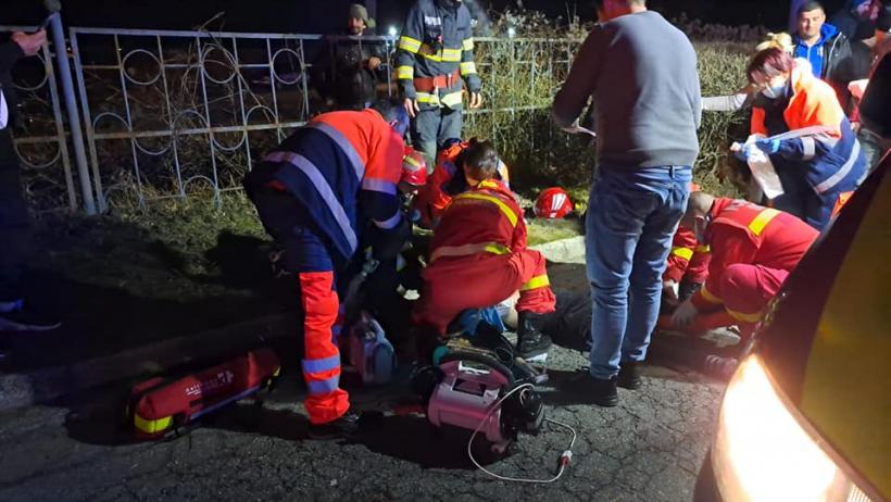A murit unul dintre cei șase copii loviți pe trecerea de pietoni de un șofer băut și fără permis, în Petroșani