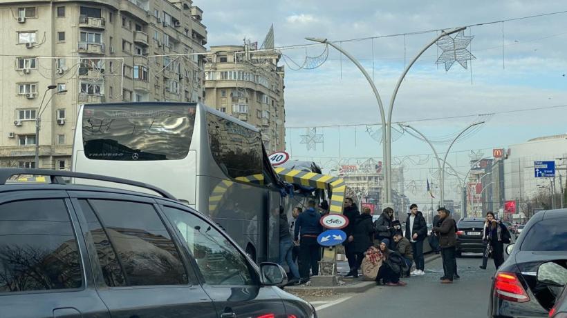 Un nou accident la Pasajul Unirii. Un turist grec a murit, iar altul este în comă. Traficul rutier a fost reluat