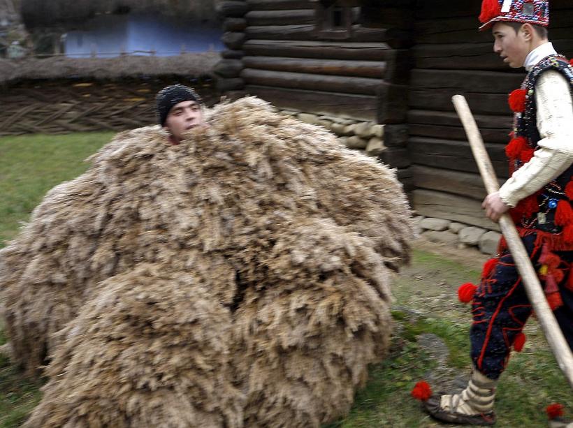 Obiceiuri de Crăciun în toate regiunile românești 18816705