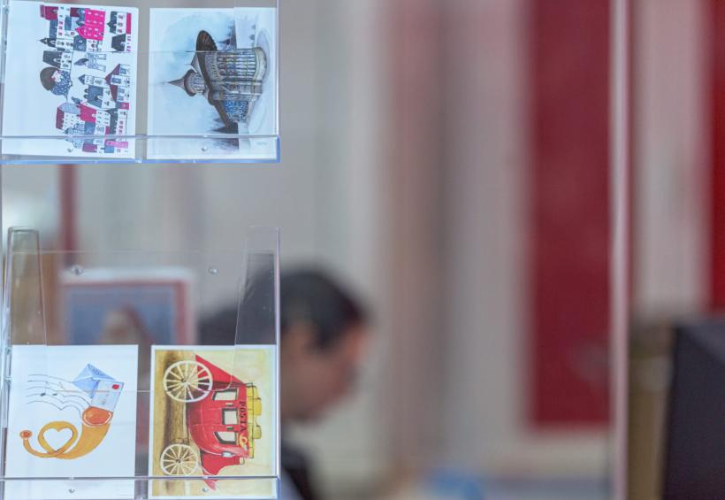 Modele unicat de cărți poștale despre identitatea națională, scoase la vânzare de Poșta Română 18817011