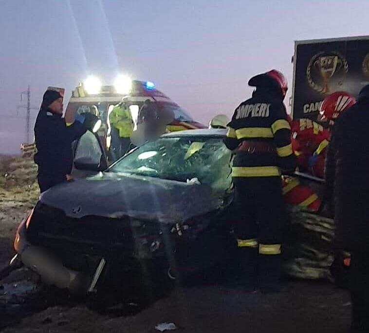 Trei persoane rănite într-un accident la ieșirea din Slobozia