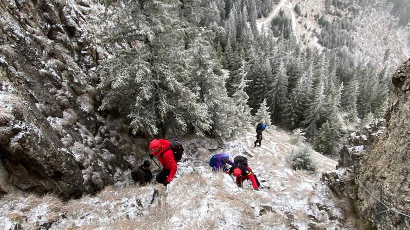 Prim ajutor! Cum procedăm în cazul unui accident montan? 18816966