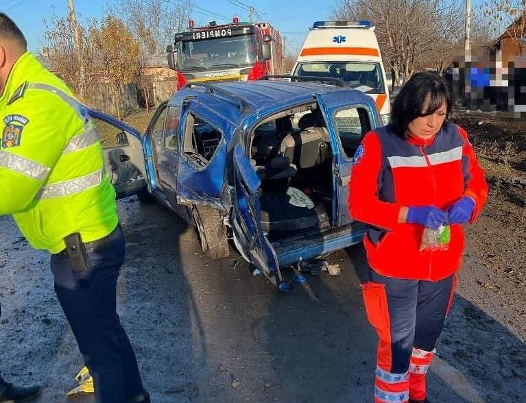 Accident teribil în localitatea Vărăști, județul Giurgiu. Trei persoane au fost rănite, dintre care una în stare gravă