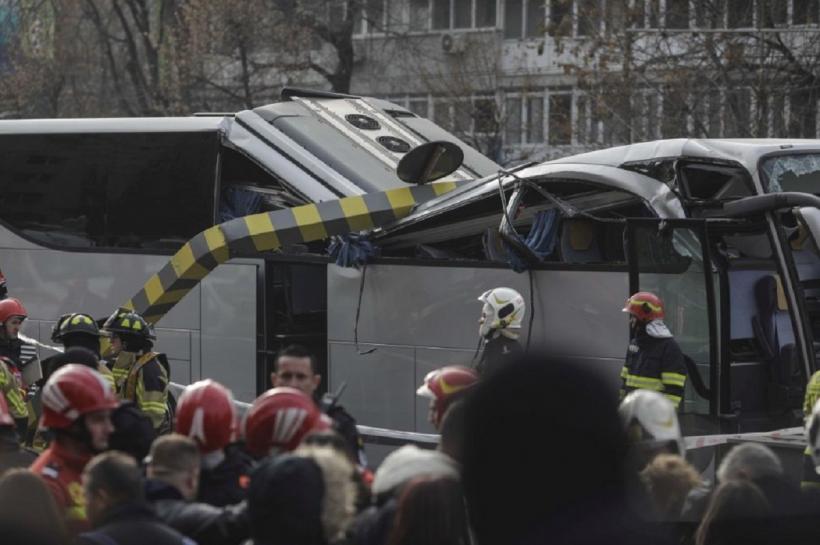 VIDEO Șoferul implicat în accidentul de autocar de la pasajul Unirii, cercetat pentru ucidere din culpă