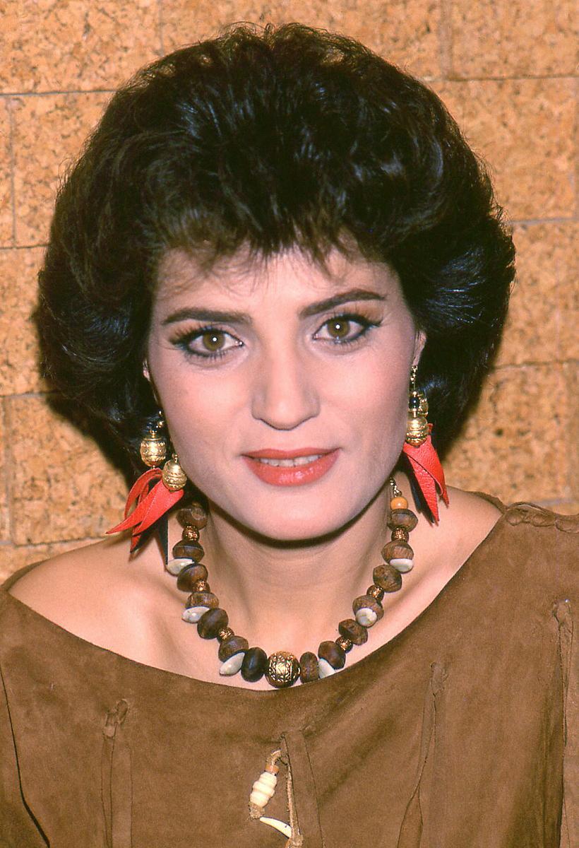 Celebra cântăreața Linda de Suza, simbol al migrației portugheze în Franța, a murit la 74 de ani 18817513