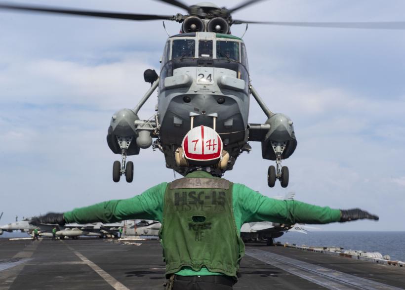 Marea Britanie trimite elicoptere Sea King în Ucraina