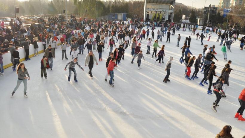 Controale de amploare la patinoarele din Capitală. Amenzi mari și un centru a fost închis